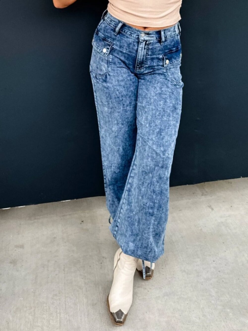 NWT - Blakely Charlie Cinch Hem Wide Leg Jeans Acid Wash Blue Size Large